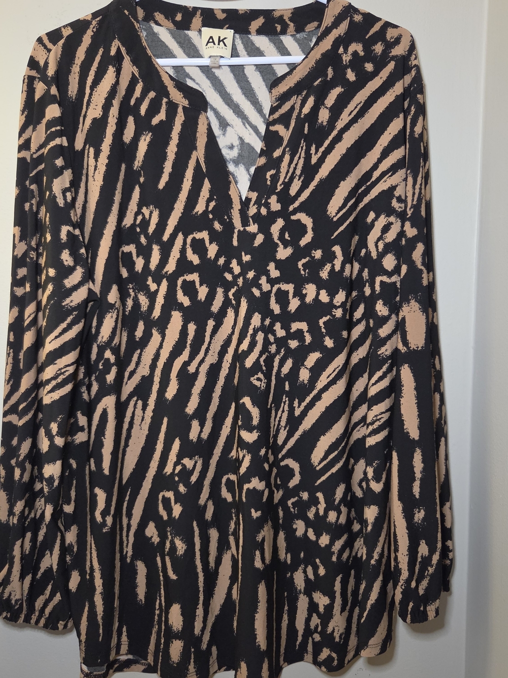 Anne Klein Black, Tan & Cream Animal Print Top